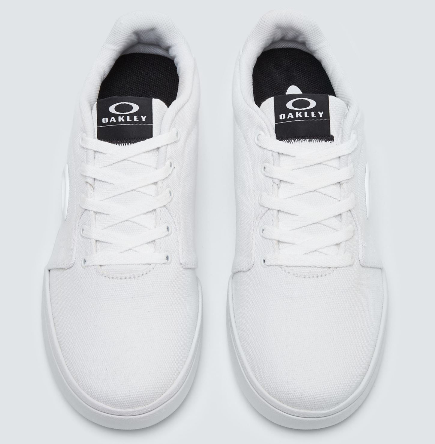 Oakley canvas flyer clearance