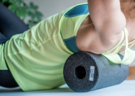 Masážní válec Kine-MAX Professional Super Foam Roller, Černý